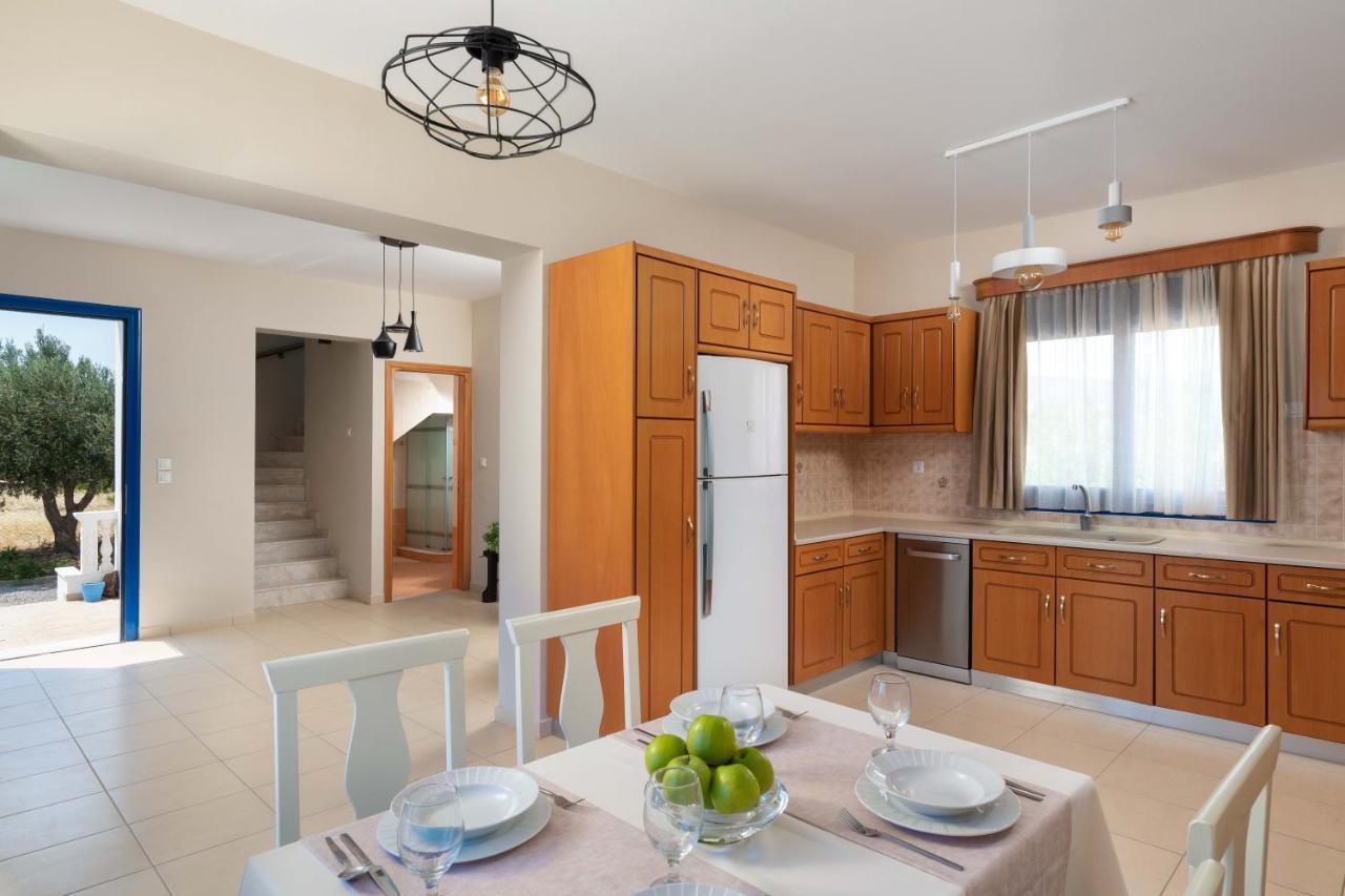 גנאדי Rita Mare Seafront Villas Heated Pools מראה חיצוני תמונה