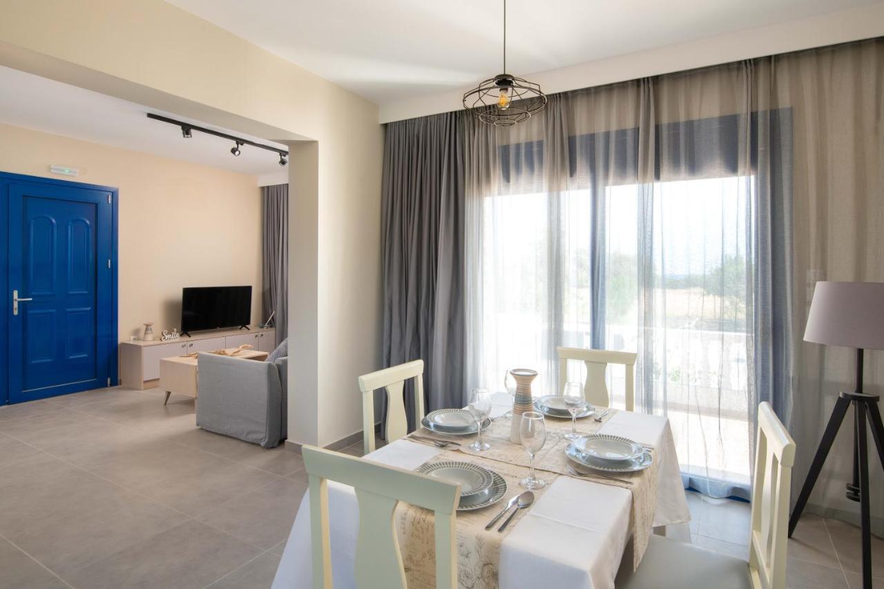 גנאדי Rita Mare Seafront Villas Heated Pools מראה חיצוני תמונה